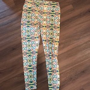 LuLaRoe tall/curvy leggings